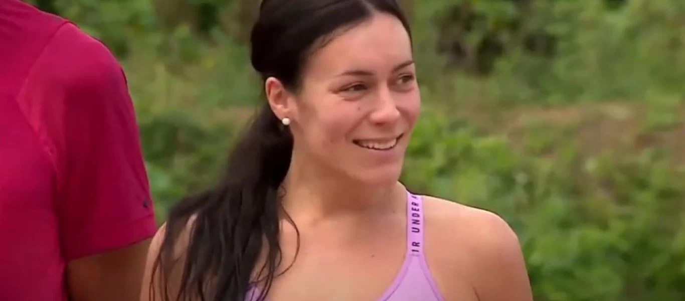 Survivor: Η Μαριάνθη Κάσδαγλη ποζάρει με κόκκινο μπικίνι και «αναστατώνει» (φωτο)